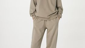 hessnatur Damen Sweat-Hose Relaxed aus Bio-Baumwolle - beige - Größe 40
