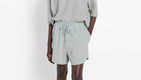 hessnatur Loungewear Pflanzengefärbte Shorts aus Bio-Baumwolle mit Kapok - blau - Größe 44