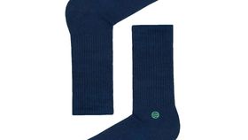 Natural Vibes Basic Navy: dunkelblaue retro Sneaker-Socken