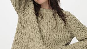 hessnatur Damen Raglan-Pullover aus Bio-Baumwolle und Bio-Merinowolle - grün - Größe L